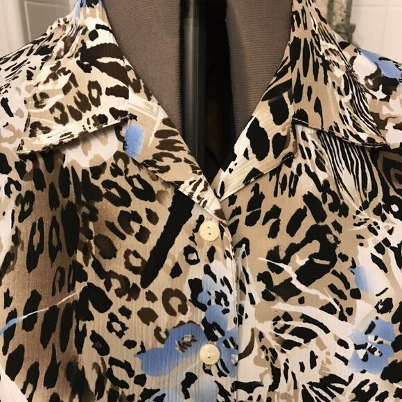 ALIA. Size 12. Short Sleeve Shirt. Textured Fabric. Side Slits. Poly. B22 - Picture 2 of 6